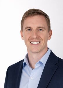 Simon Kappis, Immobilienmakler aus Oberlunkhofen, begleitet den Verkauf von Eigentumswohnungen